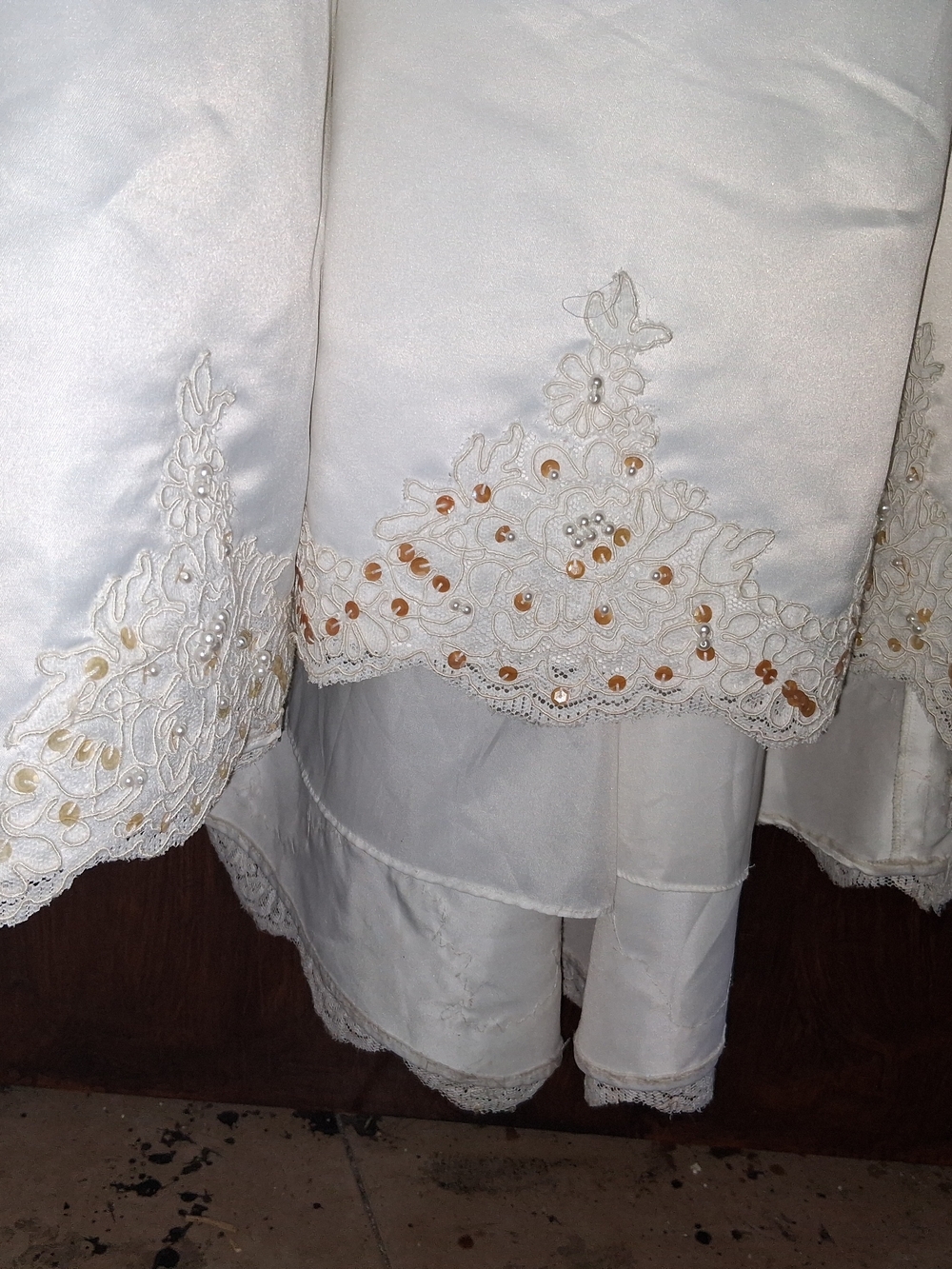 Alfred Angelo Vintage Ivory Lace Bodice Formal Wedding Dress - Picture 5 of 8